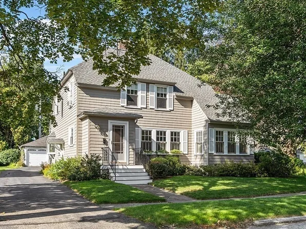 37 Bradstreet Rd, North Andover, MA 01845