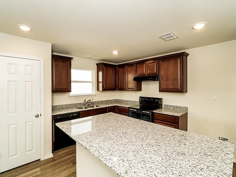 819 Retama Pass — Photo 7