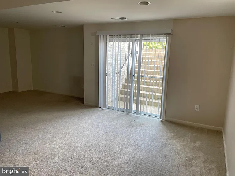 233 Morlyn Dr — Photo 29