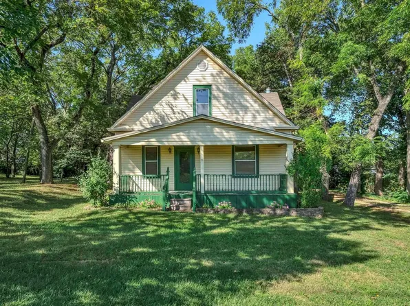 4341 SW Wanamaker Rd, Topeka, KS 66610