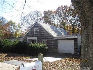 1st image of 10 Arden Ln