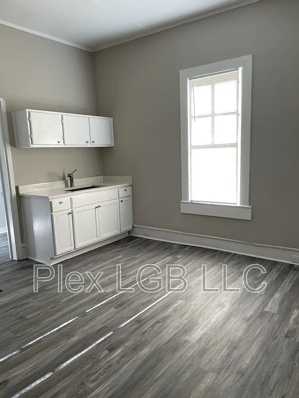 2 bed, 1.0 bath, 1188 sqft, $1,100 — Photo 4
