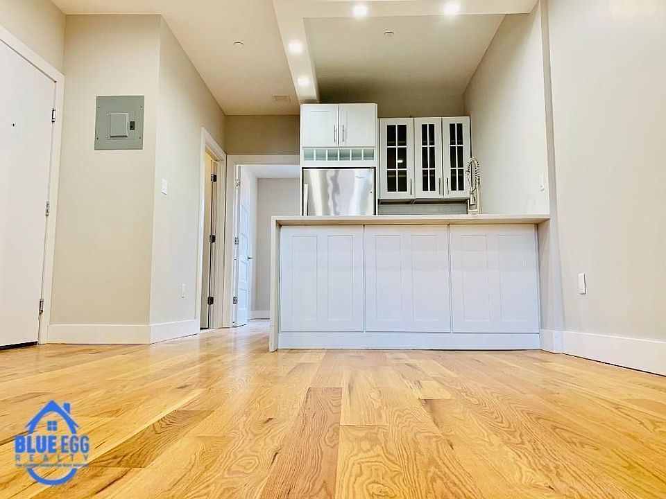 1st image of 66 Somers St APT 3B