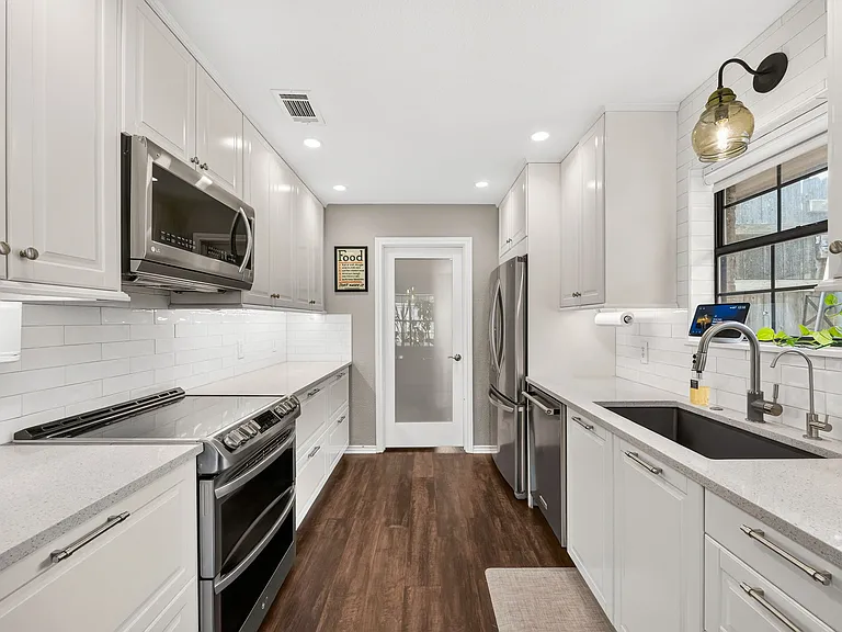 3040 Panhandle Dr — Photo 4