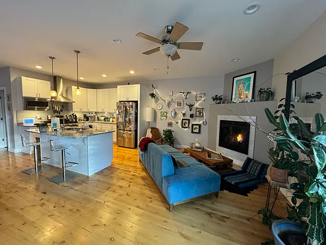 3 bed, 3.5 bath, 2864 sqft, $3,250 — Photo 1