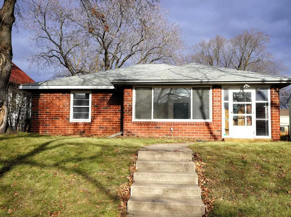 747 Nebraska Ave E, Saint Paul, MN 55106