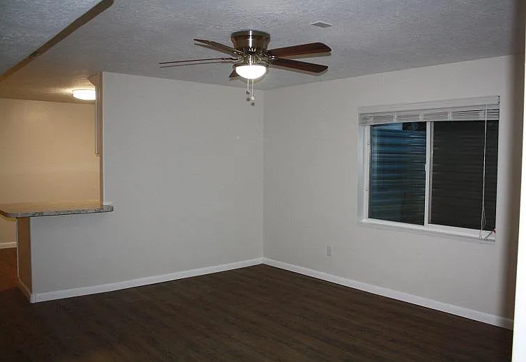 185 Parkway W #BASEMENT — Photo 8