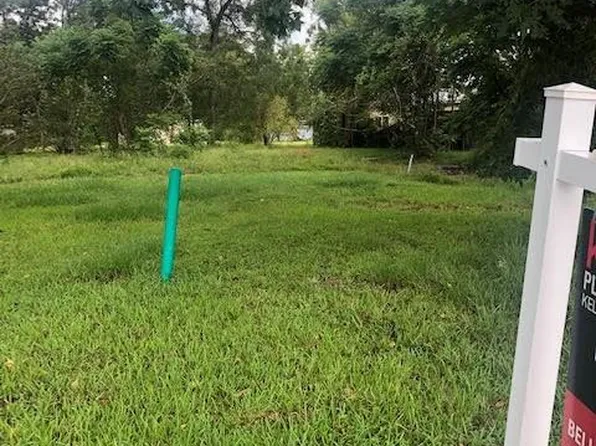 505 E Waring St, Dayton, TX 77535