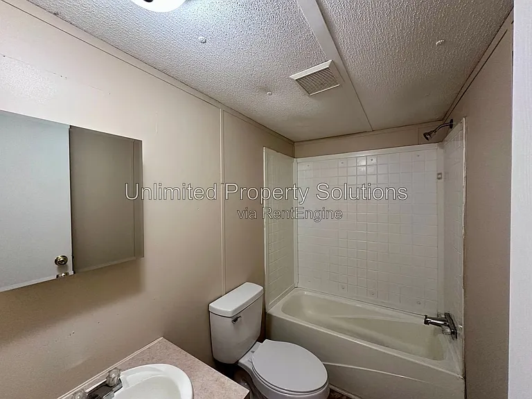 9499 Wendi Dr NE #J — Photo 14