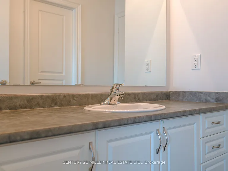 95 Goodwin Cres #UPPER — Photo 15