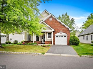 29 Hummingbird Dr, Hamilton, NJ 08690