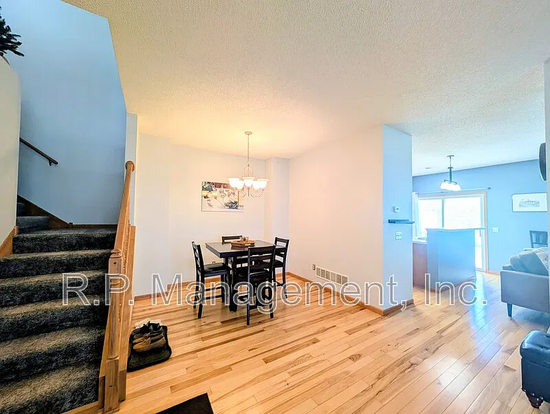 2 bed, 3.0 bath, 1760 sqft, $2,497 — Photo 4