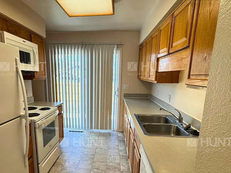 6653A E Primrose Dr — Photo 2