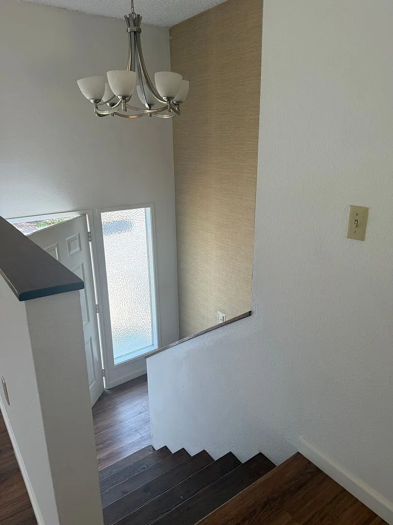 4 Bd/2.5 Ba Home on Military Hill — Photo 3