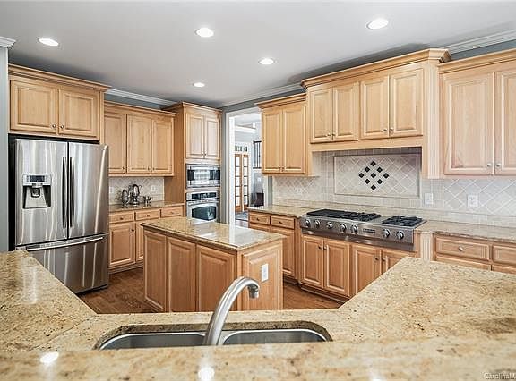 2nd image of 105 Jack Pine Ct