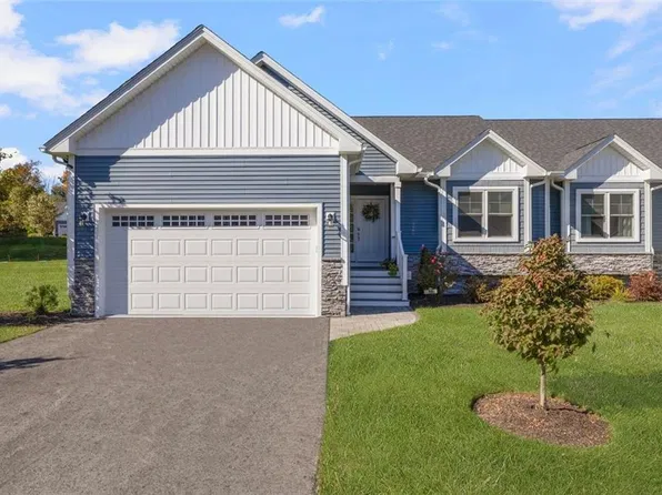 30 Stonebridge Ln #35, East Greenwich, RI 02818