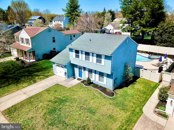 107 Crescent Hollow Dr, Sewell, NJ 08080