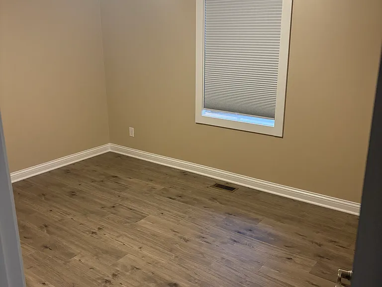 110 E Kauffman St — Photo 6