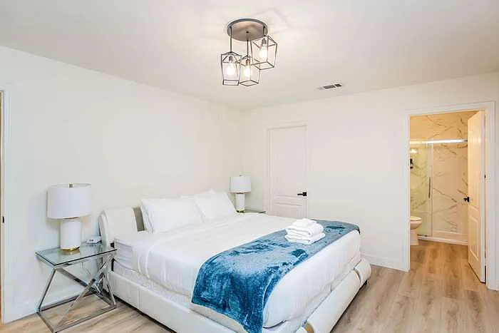 1 bed, 1.0 bath, $1,600 — Photo 1