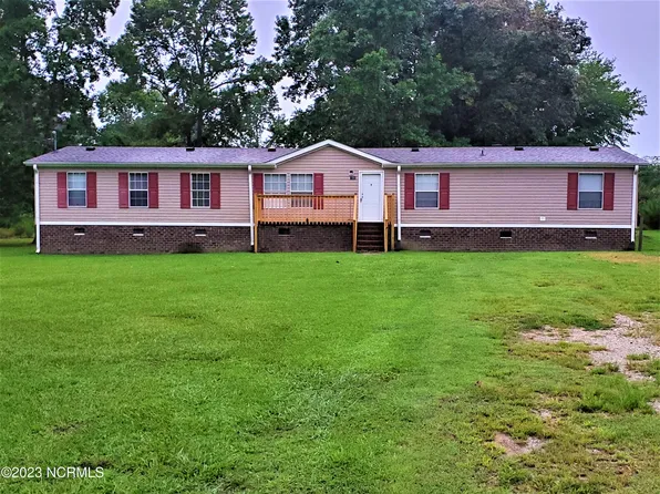 100 Faith Drive, Walstonburg, NC 27888