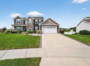 4312 Autumn Fields Rd, Windsor, WI 53598