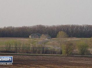 350 Coyote Trl, Burlington, WI 53105