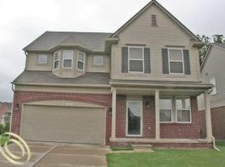 28368 Cottage Ln, New Hudson, MI