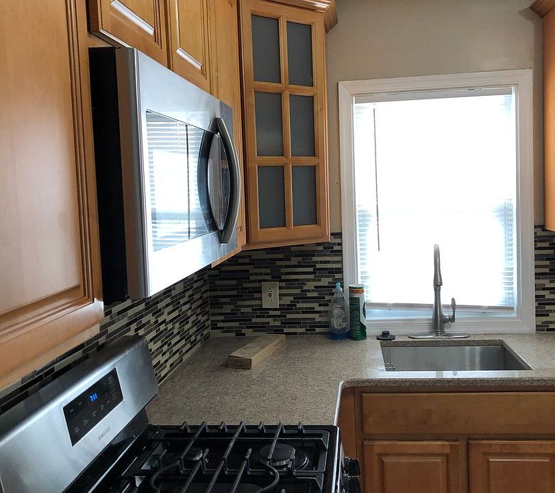 1st image of 4627 Sheffield Ave