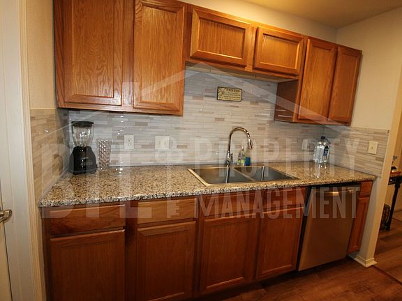 5th image of 2910 Vineyards Pkwy APT 4