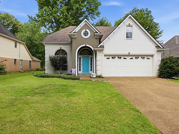 2nd image of 4075 Fairway View Cir W