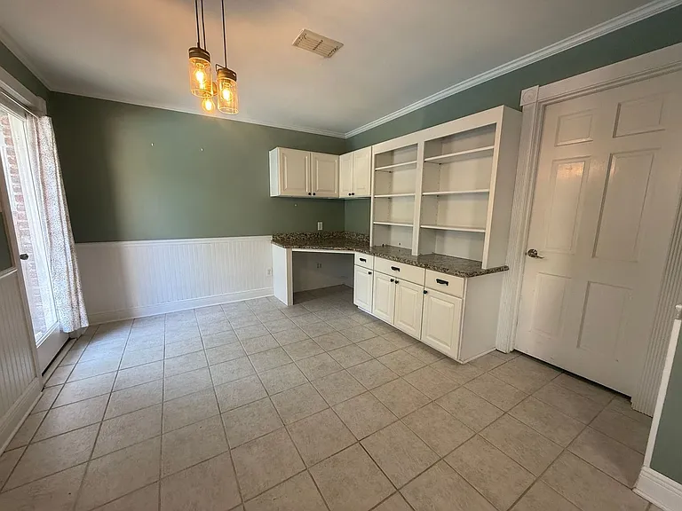 905 Poinciana Dr — Photo 11