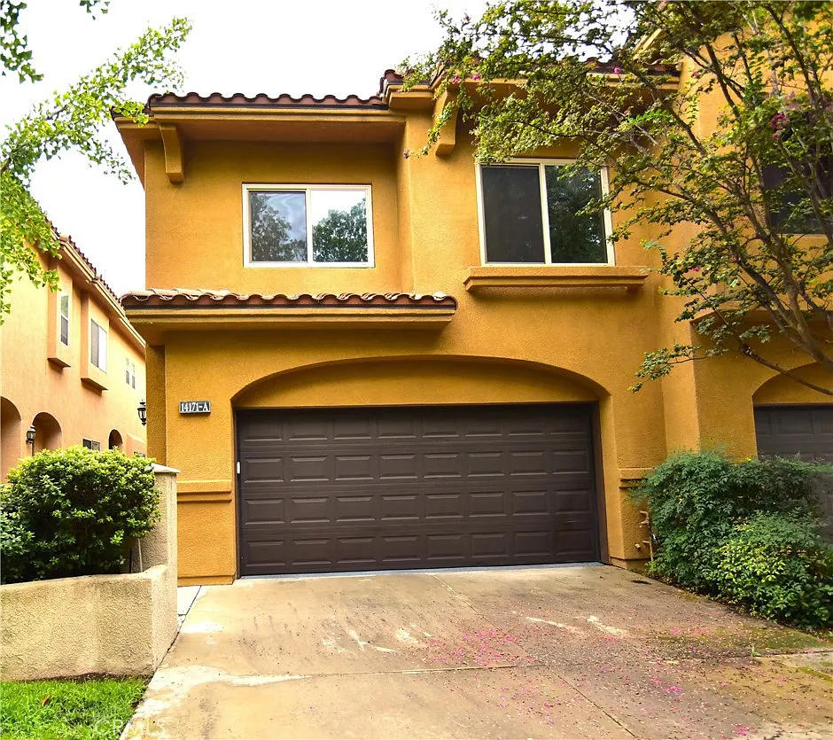 3 bed, 2.5 bath, 1787 sqft, $3,600 — Photo 1