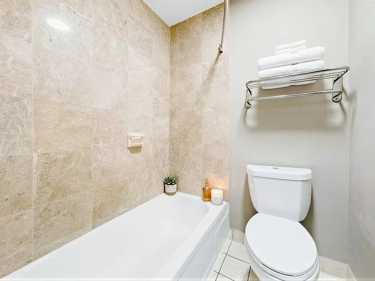 Montelena Apartments — Photo 7