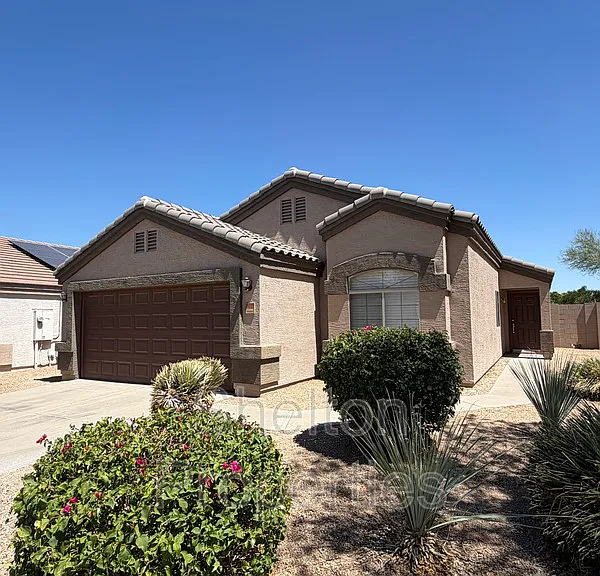 12725 W Hearn Rd — Photo 14