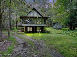 30 Westwood Dr, Gouldsboro, PA 18424