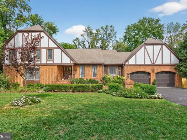 7054 Idylwood Rd, Falls Church, VA 22043