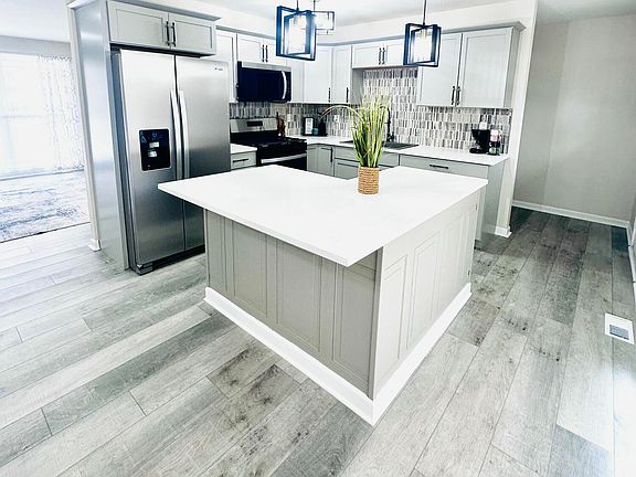 4th image of 7619 Marshall Pl