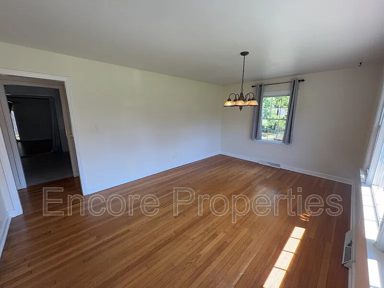 2603 Windy Hill Rd — Photo 4