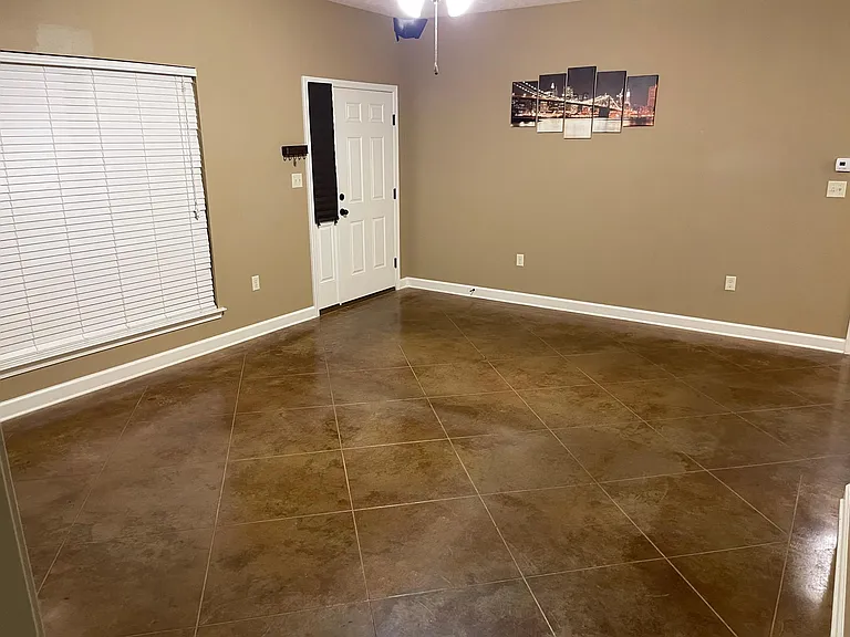 1460 Storie Dr — Photo 6