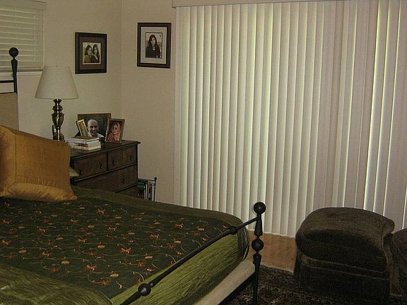 4th image of 180 Walter Hays Dr