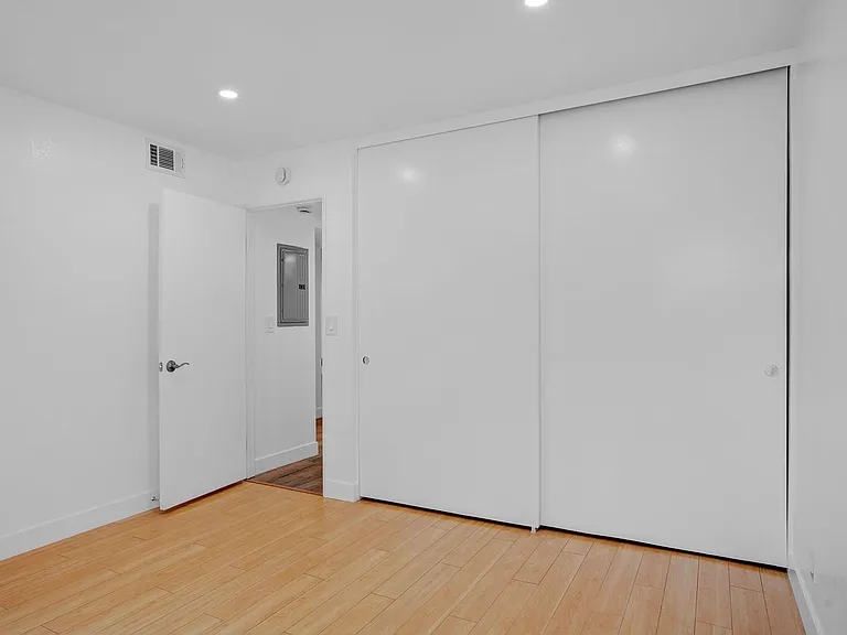 453 Ivy St — Photo 17