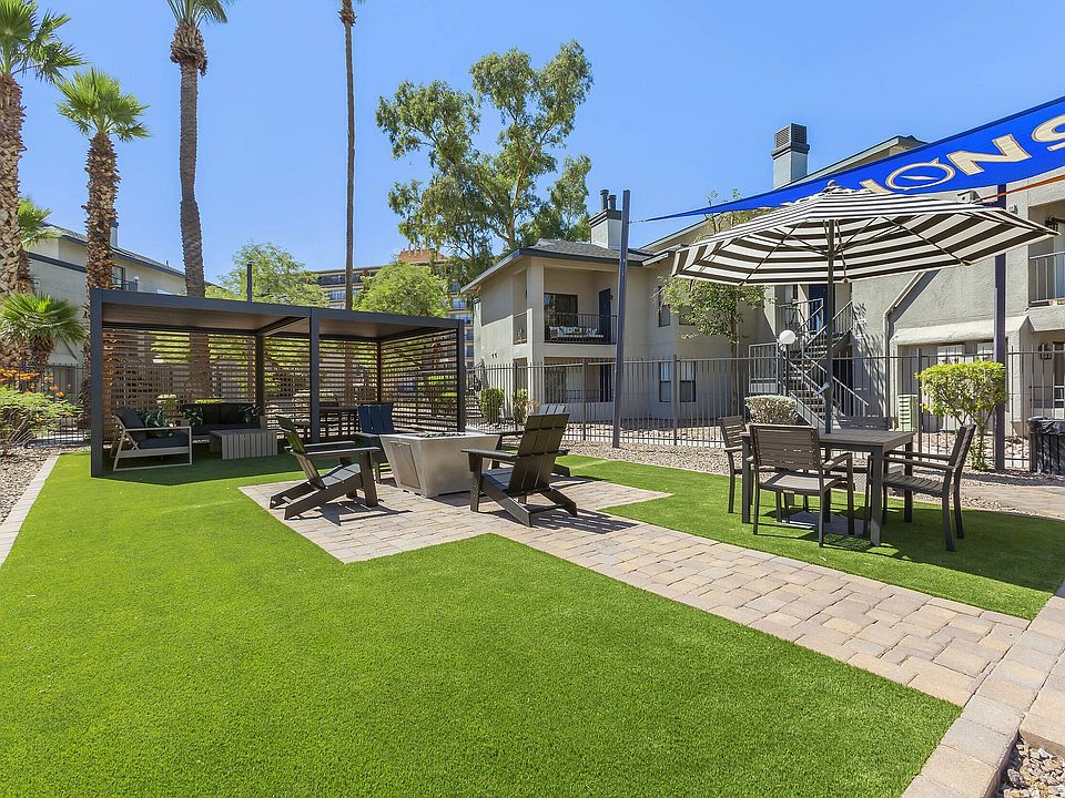 Outdoor Lounge