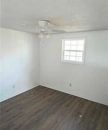 5th image of 7517 Benjamin St #6