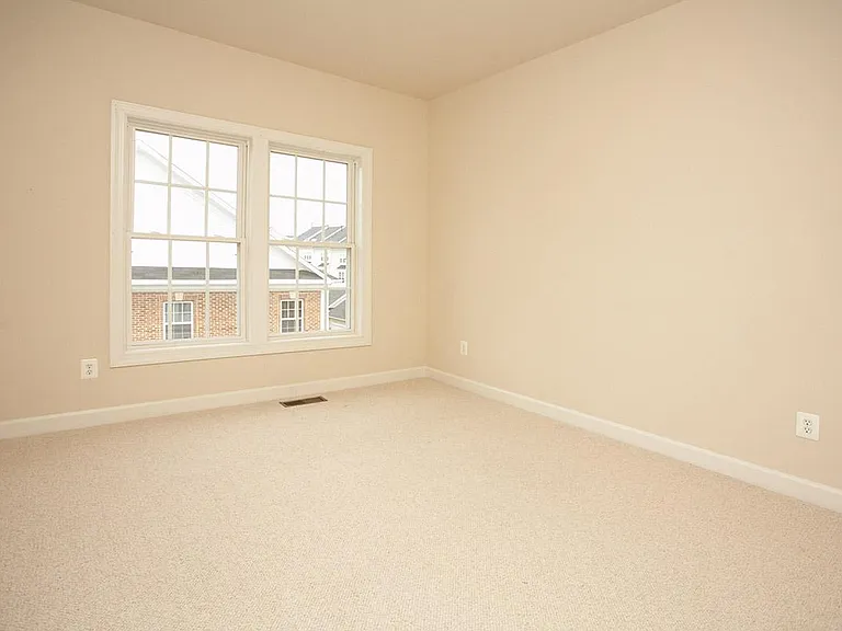 560 Odendhal Ave — Photo 16