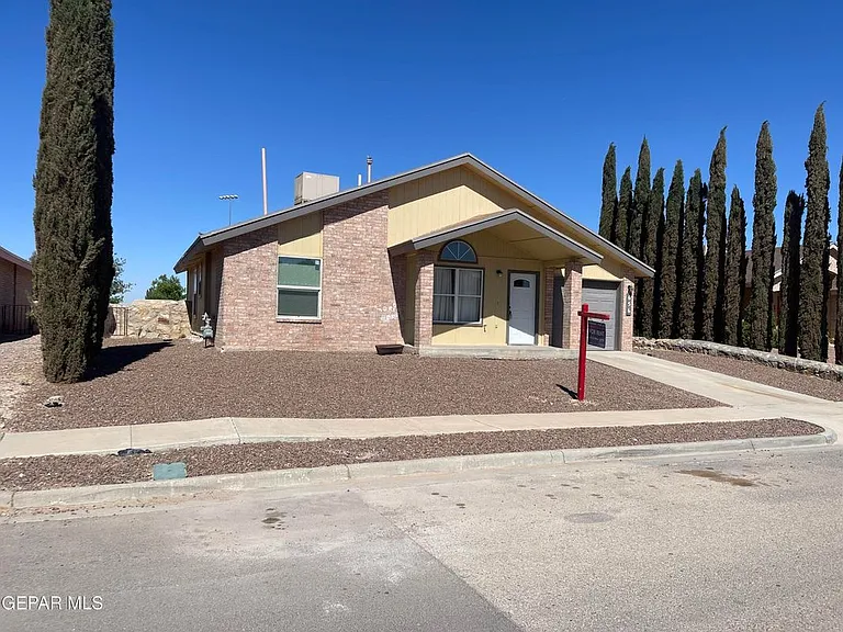 656 Orchid Dr — Photo 16