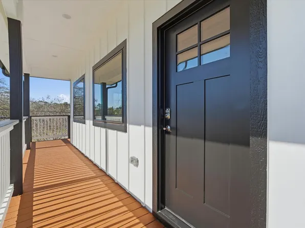 230 S Y St, La Porte, TX 77571