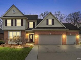 25833 Cove Creek Dr, Taylor, MI