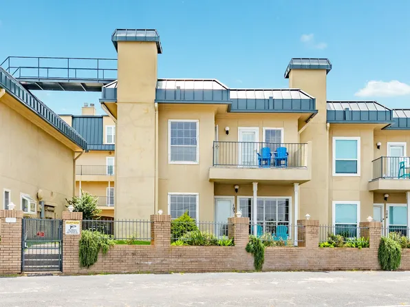 921 Marine Dr APT 105, Galveston, TX 77550