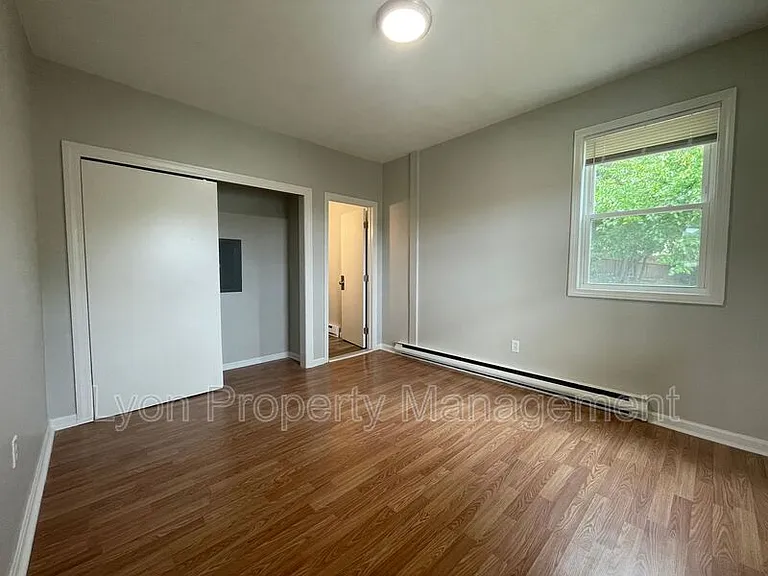 14 Smith St #4 — Photo 3