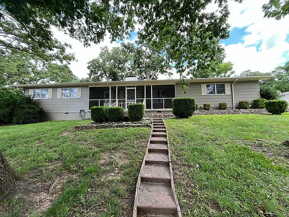 2nd image of 132 Pierson Avenue